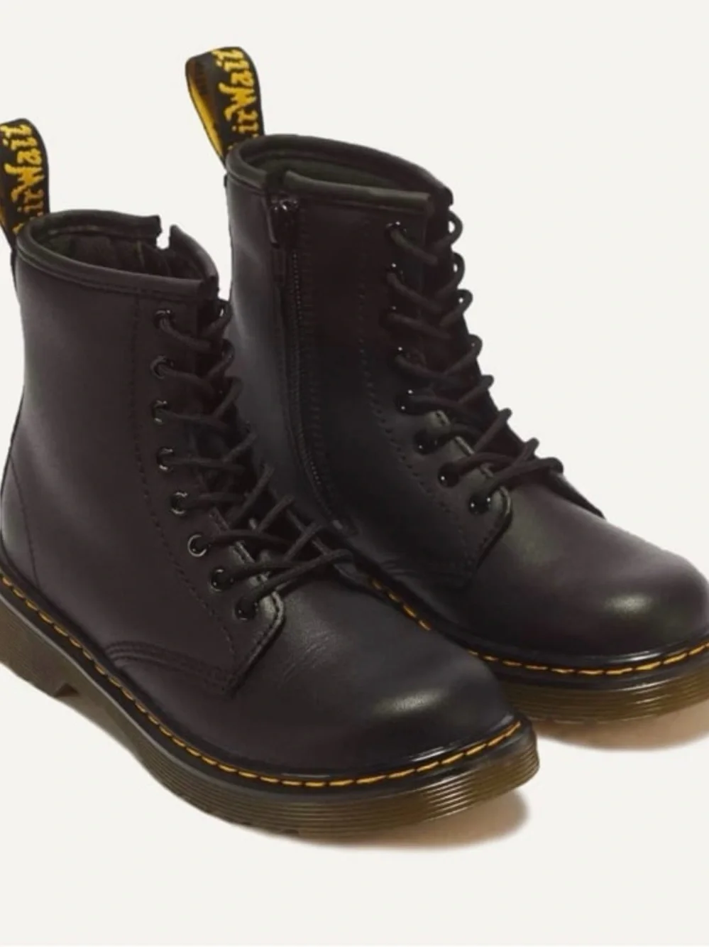 Dr.Martens 1460 boots Juniors size 4